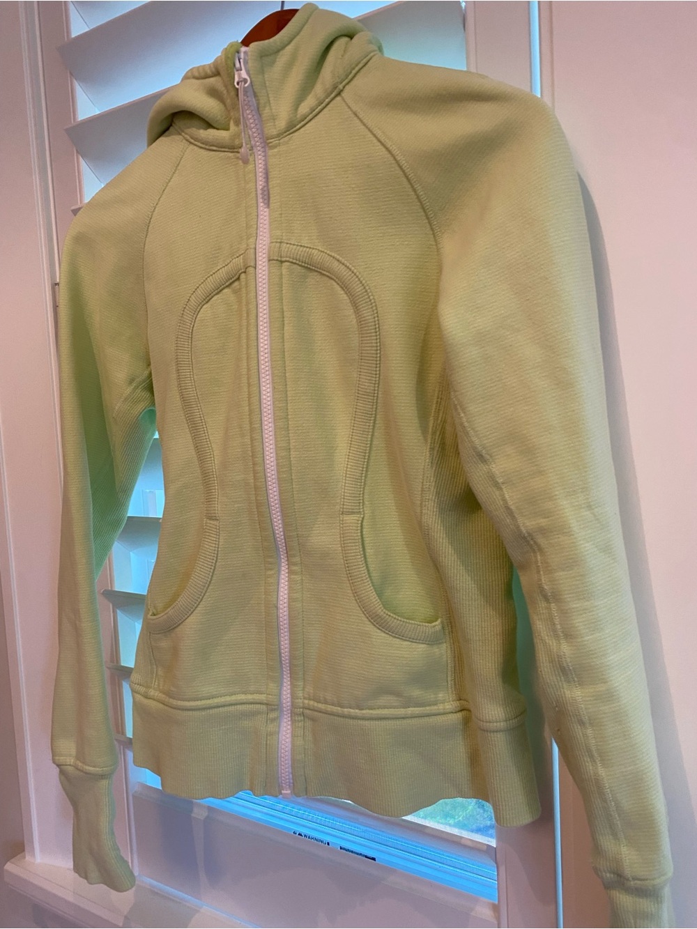 Lululemon Size 4 Scuba Hoodie